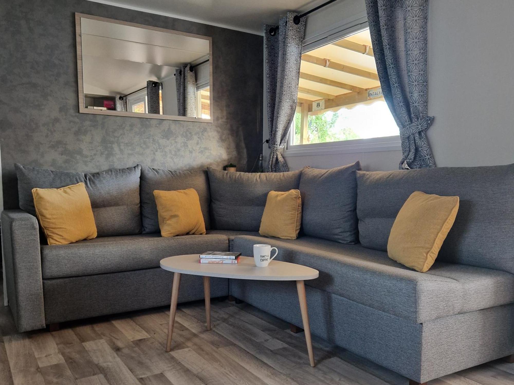 Camping La Carabasse Vias-Plage-T4 Climatise,Tout Confort, Emplacement Calme ! Phòng bức ảnh